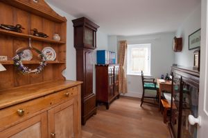 4 Magdalene Lane_Family Room- click for photo gallery